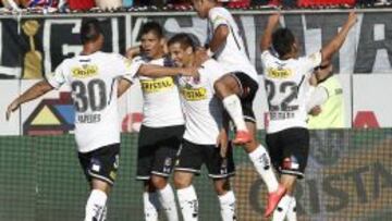 Colo Colo celebra el 3-0 de Juan Delgado.