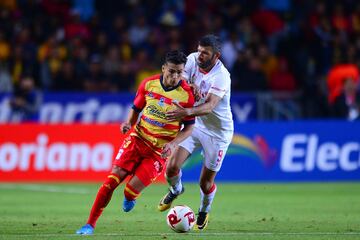 El lateral de Monarcas pasó por las fuerzas básicas de Real Madrid y Benfica, antes de regresar a México con Monterrey. Sin embargo, no debutó con Rayados, por lo que Morelia decidió tomar la oportunidad, misma que parece empezará a rendir frutos a partir del 2020. En el Apertura 2019, solo vio actividad en la Copa, pero en el arranque del nuevo torneo, fue elegido como titular y vio acción durante 72 minutos.