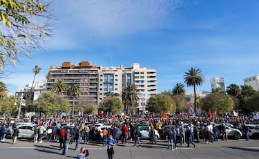 La afici¨®n del Valencia se manifiesta: 'Lim go home'
