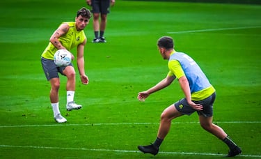 Javi Castro está renovado y el Racing asume un próximo adiós de Jorge Salinas