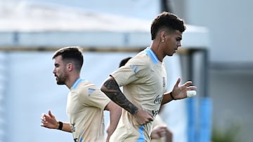 Soccer Football - World Cup - South American Qualifiers - Argentina Training - Lionel Andres Messi Training Ground, Buenos Aires, Argentina - November 18, 2024 Argentina's Enzo Barrenechea during training REUTERS/Pedro Lazaro Fernandez