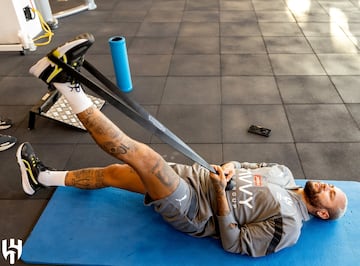 Neymar training for Al Hilal after recovering from injury.