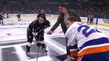 El sueco sigue conquistando Los Angeles y esta ocasi&oacute;n fue invitado de honor por parte de LA Kings para dar el kick off del partido en este jueves