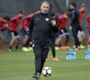Duelo a vida o desastre en el regreso oficial de Bruce Arena