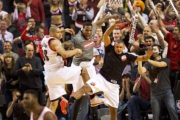 Locura en el Moda Center. Portland tiene a tiro superar la primera ronda por primera vez desde 2000.
