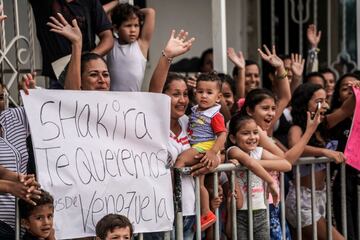 Shakira lays foundation stone for new school in Barranquilla