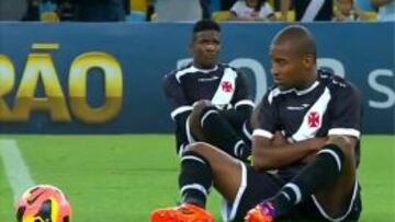 Plante de los jugadores del fútbol brasileño en Maracaná