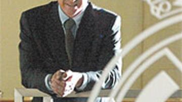 <b>FIDELIDAD</B>. Valdano se va para no enturbiar la campaña electoral de Florentino.