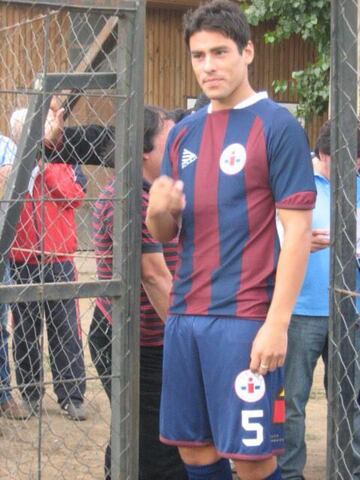 El hermano del 'Mago' jugó un tiempo en Audax Italiano, pero finalmente dejó el fútbol para iniciar una carrera en televisión. 