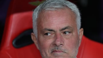 Soccer Football - Primeira Liga - Benfica v Gil Vicente - Estadio da Luz, Lisbon, Portugal - September 26, 2025 Benfica coach Jose Mourinho before the match REUTERS/Pedro Rocha