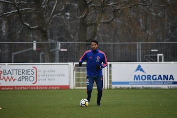 La baja temperatura acompañó la práctica. El partido será este viernes.