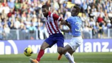 Arda Turan lucha con Sergi Darder