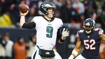 Los Eagles visitaron el Soldier Field y en un duelo de carácter defensivo doblegaron a los Bears, con lo que pueden seguir defendiendo su título de campeones.