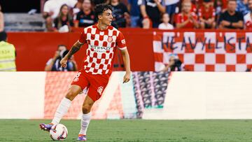 SEVILLE, SPAIN - 2024/09/01: Alejandro Frances (Girona FC) seen in action during LaLiga EA SPORTS game between teams of Sevilla FC and Girona FC at Estadio Ramon Sanchez Pizjuan. Girona FC won against Sevilla FC 2-0. (Photo by Maciej Rogowski/SOPA Images/LightRocket via Getty Images)