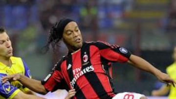 Enredo Ronaldinho: se fue de fiesta y criticó a Allegri