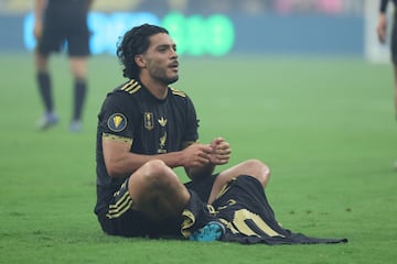 El delantero mexicano, excompañero de Diogo en los Wolves, celebró su gol ante los Estados Unidos en la final de la Copa Oro con una camiseta con el nombre de su amigo y con su celebración característica.