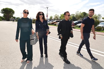 Las Azúcar Moreno, Luis Rollán y Suso a su llegada al tanatorio La Paz para despedir a María Teresa Campos.