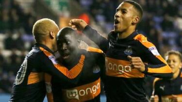 Rafa Benítez celebrates game 1,000 with Newcastle win