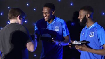Yerry y una invitación especial con estos hinchas del Everton