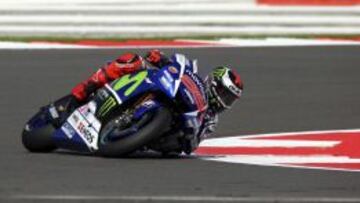 Lorenzo, el mejor de los segundos libres de Silverstone.