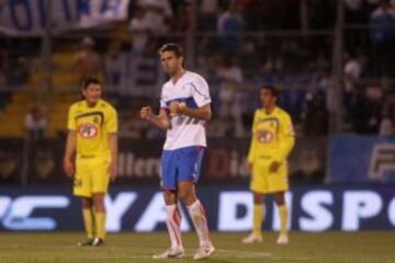 Hace seis partidos que la UC no vence a la U penquista por Torneos Nacionales, con dos derrotas y cuatro empates. Desde el 30-10-2011, por 2-1 en San Carlos, con doblete de César Carignano, descontando Claudio Rubén Guerra.