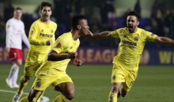 1-0. Ikechukwu Uche celebra el primer tanto.