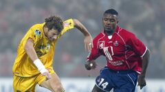 En el Lille LOSC estuvo durante dos temporadas antes de recalar en el Olympique de Lyon. 