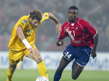 En el Lille LOSC estuvo durante dos temporadas antes de recalar en el Olympique de Lyon. 