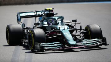 Formula One F1 - Azerbaijan Grand Prix - Baku City Circuit, Baku, Azerbaijan - June 4, 2021 Aston Martin's Sebastian Vettel in action during practice REUTERS/Maxim Shemetov