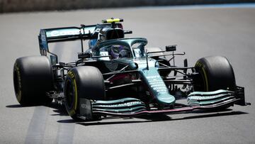 Formula One F1 - Azerbaijan Grand Prix - Baku City Circuit, Baku, Azerbaijan - June 4, 2021 Aston Martin&#039;s Sebastian Vettel in action during practice REUTERS/Maxim Shemetov