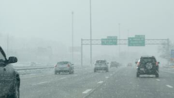 ¿Cuáles son los estados con peores condiciones en las carreteras debido a la ola de frío en USA?