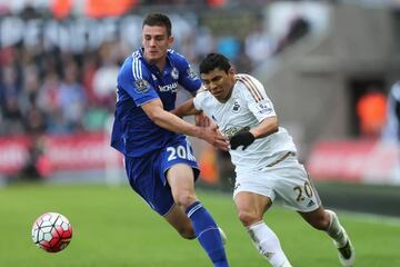 En 2016, el defensa de 23 a?os, fich¨® por Chelsea, desde entonces se ha ido cedido a tres equipos diferentes. En Premier League s¨®lo ha jugado dos partidos.