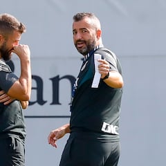 “¿RdT? Cuando debo decir algo a una persona, la miro a los ojos”