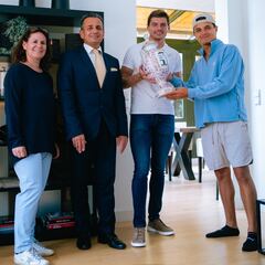 Verstappen recupera el trofeo de Hungría de la mano de Norris