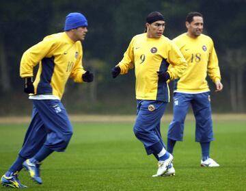 Cuauhtémoc Blanco y Germán Villa en un entrenamiento del América junto a Salvador Cabañas.