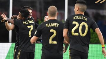 LAFC sigue con un paso imparable, el equipo de Bob Bradley no deja de sumar victorias y con goles de Rossi y Blessing derrotaron al cuadro de Bruce Arena.