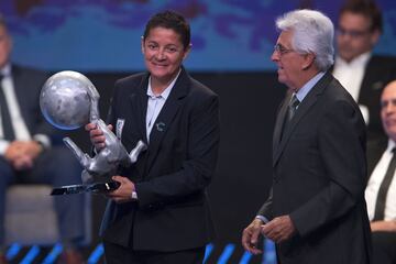 Sissi participó en tres Copas Mundiales del Fútbol Femenino de la FIFA (1991, 1995 y 1999) y dos Torneos Olímpicos (1996 y 2000). Esta jugadora pasó a la historia del futbol al proclamarse, junto a la china Sun Wen, máxima goleadora del certamen de 1999, con siete dianas.