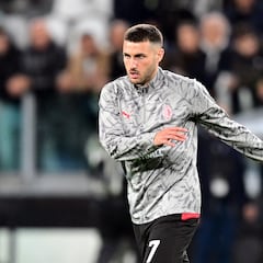 Santiago Giménez confiesa quién es su mejor amigo en el Milan