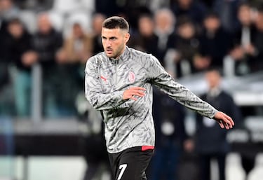 Le buscan acomodo a Santi Giménez en la Premier League