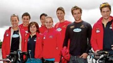 <b>SELECCIÓN. </b>Los ocho integrantes del equipo nacional de triatlón.