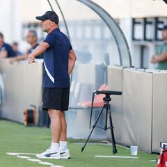 Dick Schreuder defiende su estilo: “Es el club que queremos construir”