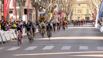 Esprint final de una etapa de la Challenge de Mallorca 2020.