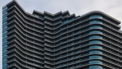 The megacomplex of 5,000 apartments where 20,000 people live without any need to go out