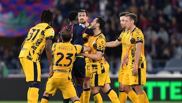 El Inter de Milán estaría interesado en Jhon Janer Lucumí, defensor del Bologna.