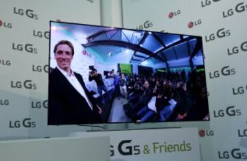 18/04/16 PRESENTACION MOVIL LG ACTO PUBLICITARIO
FERNANDO TORRES JUGADOR ATLETICO DE MADRID
PRESENTACION - EMBAJADOR DE LA MARCA