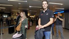 29/05/17  GIRO DE ITALIA 2017    AEROPUERTO DE LINATE MILAN TOM DUMOULIN  CAMPEON DE LA CARRERA CON SU NOVIA