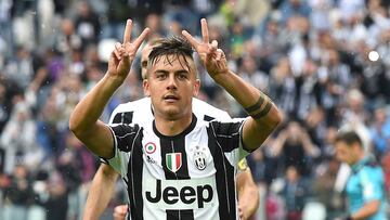 Dybala celebra tras anotar de penalti.