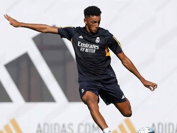 Álvaro Rodríguez se entrena con el Madrid esta pretemporada.