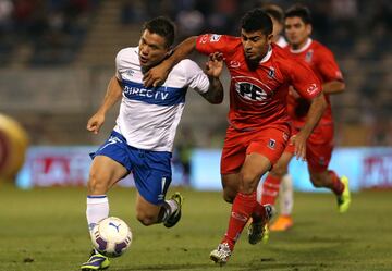 La U y la UC fueron con todo por él tras su irrupción en Iquique, pero al final fueron los cruzados los que lograron adquirir su pase.