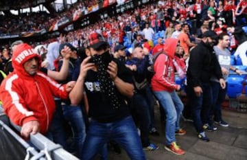 Incidentes entre los hinchas de Liverpool y Sevilla en Basilea